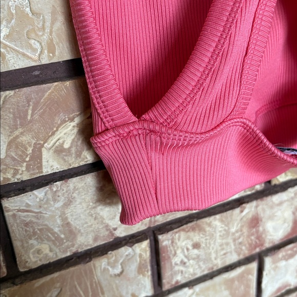 Zara Coral Ribbed Sports Bra size S excellent condition - Picture 3 of 5